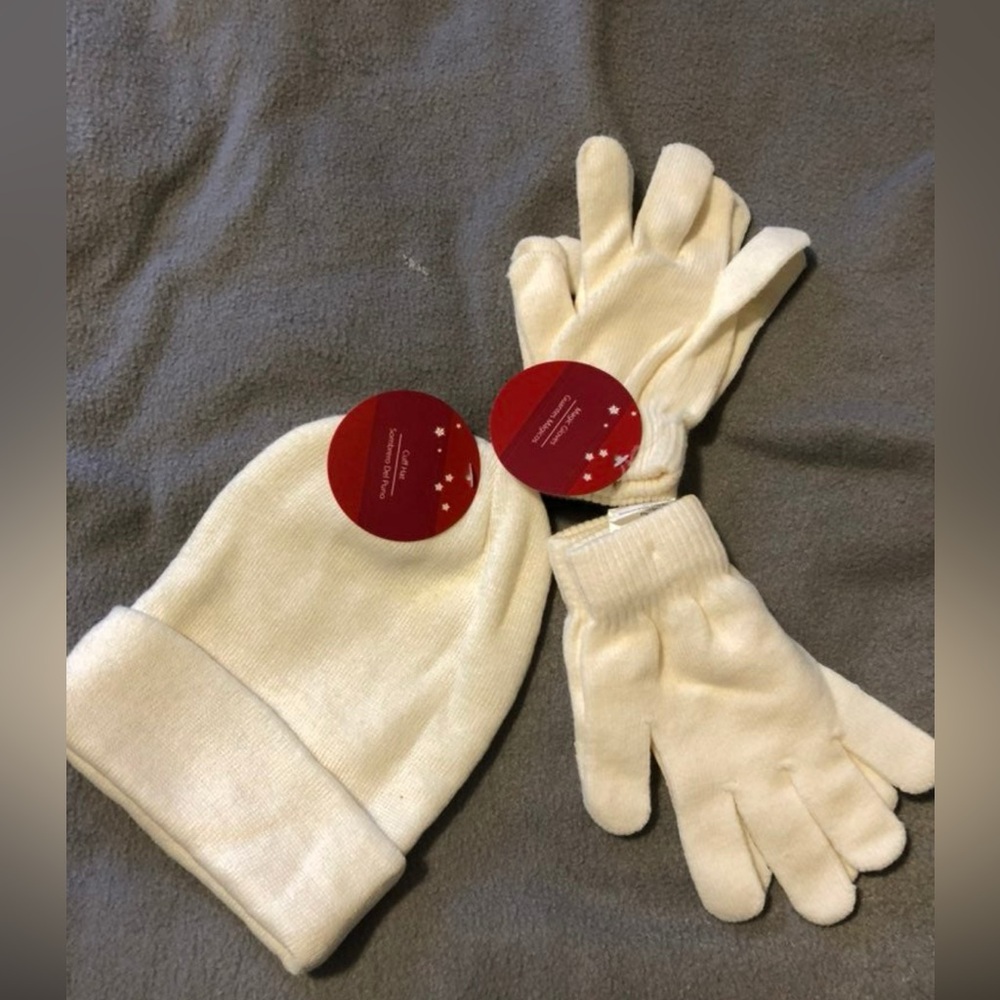 Cream Beanie and Gloves Set
